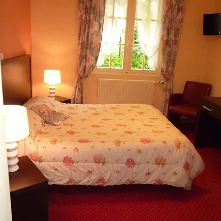 호텔 Le Petit Chaperon Rouge 2*